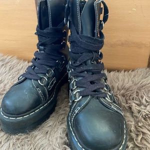Dr. Martens Jadon XL Platform Boots